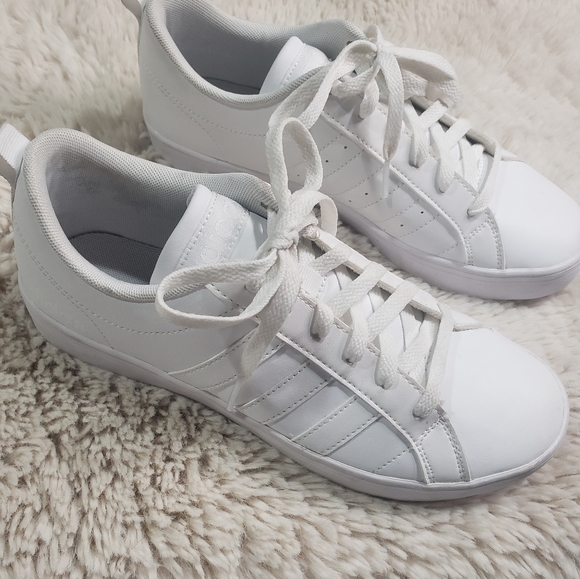 White adidas - Picture 5 of 6